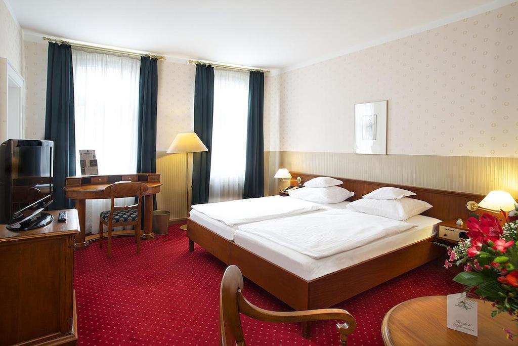 מאינינגן Hotel Saechsischer Hof מראה חיצוני תמונה