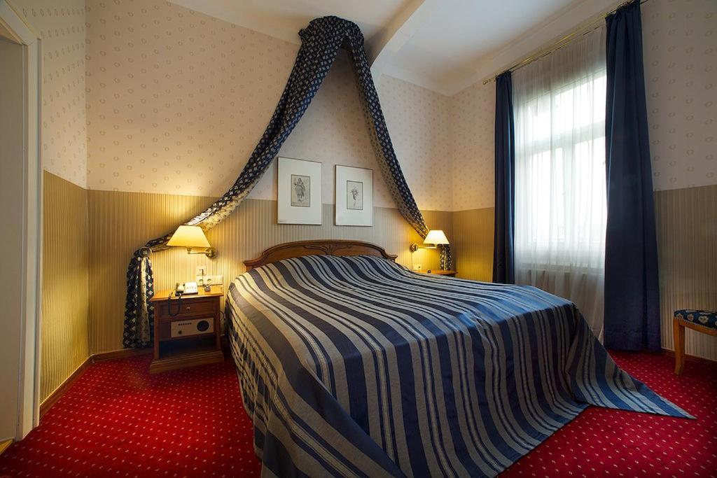 מאינינגן Hotel Saechsischer Hof מראה חיצוני תמונה