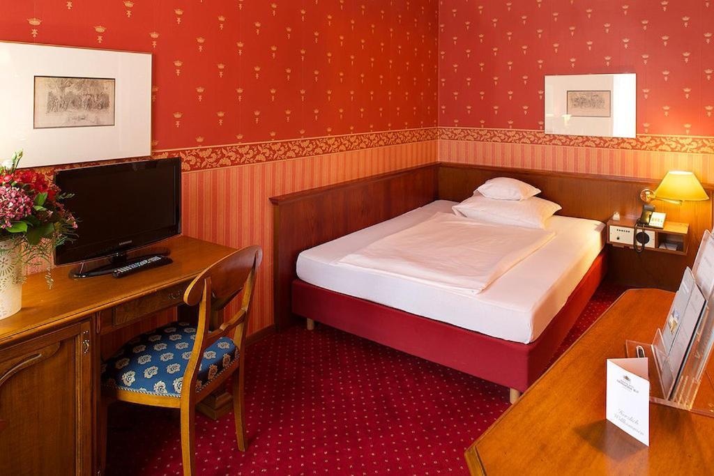 מאינינגן Hotel Saechsischer Hof מראה חיצוני תמונה